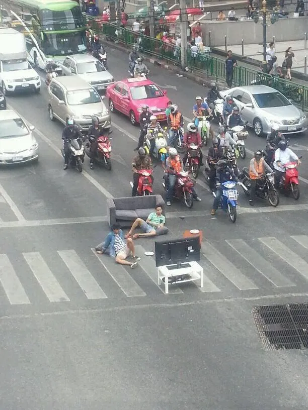 Aksi Menyebalkan Di Tengah Kemacetan, Kamu Pernah Mengalami? 7