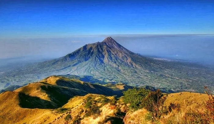 20 Tempat di Indonesia yang Layak Kamu Daki 95