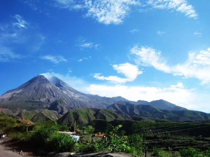 20 Tempat di Indonesia yang Layak Kamu Daki 88