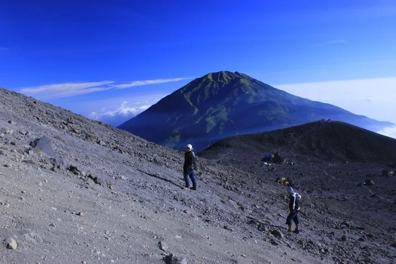 20 Tempat di Indonesia yang Layak Kamu Daki 89