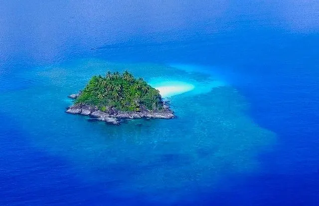 20 Tempat di Indonesia yang Layak Kamu Daki 70