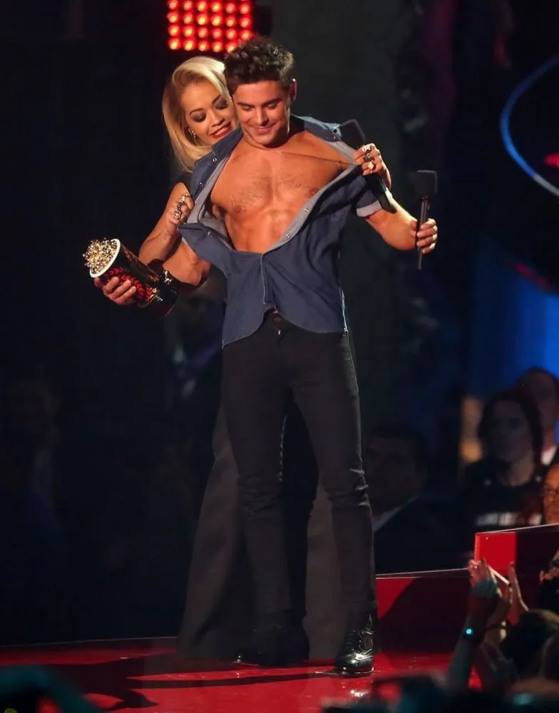 Kumpulan Best Shirtless Performance dari MTV Movie Awards 6