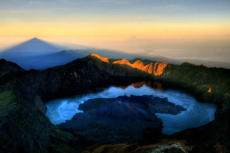 20 Tempat di Indonesia yang Layak Kamu Daki 112