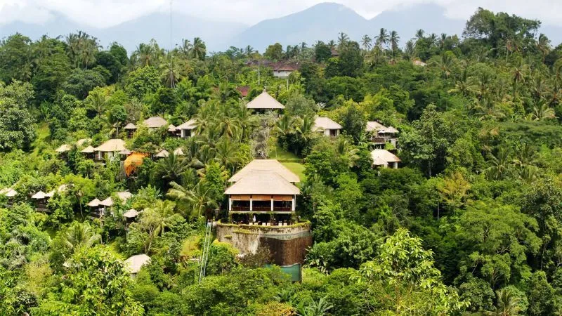 20 Hotel Unik dengan Pemandangan Mengagumkan Buat Liburanmu Tak Terlupakan 94