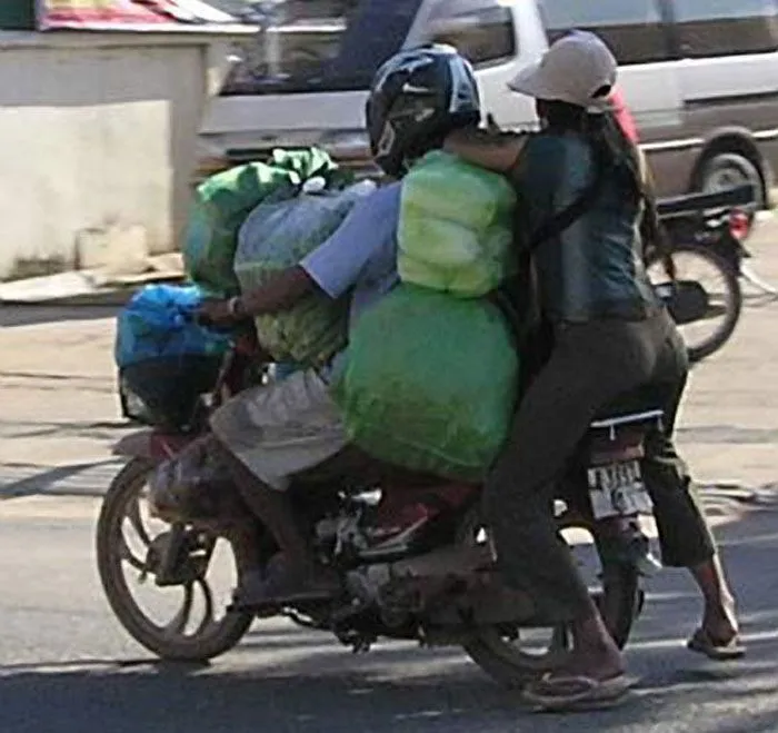Kocak! Kompilasi Foto Sepeda Motor Kelebihan Muatan 32