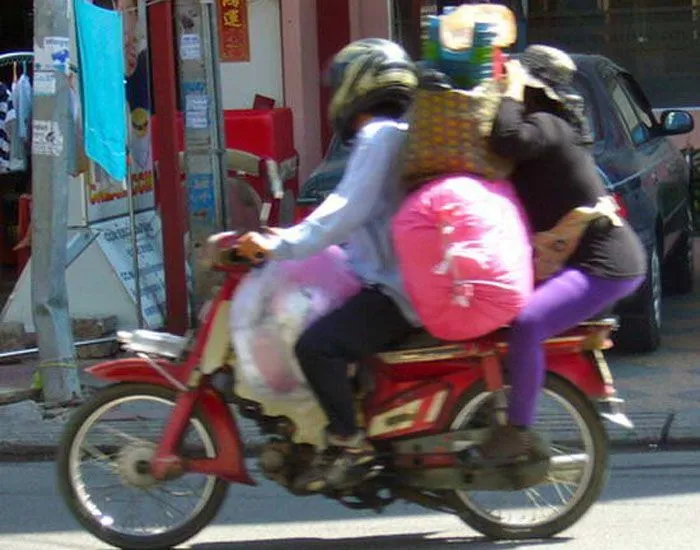 Kocak! Kompilasi Foto Sepeda Motor Kelebihan Muatan 35