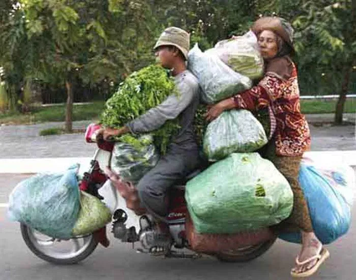Kocak! Kompilasi Foto Sepeda Motor Kelebihan Muatan 33