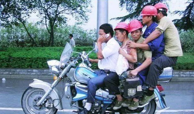 Kocak! Kompilasi Foto Sepeda Motor Kelebihan Muatan 50