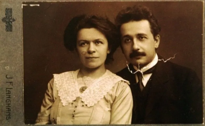 Kalau Soal Cinta, Jangan Tanya Einstein! 10