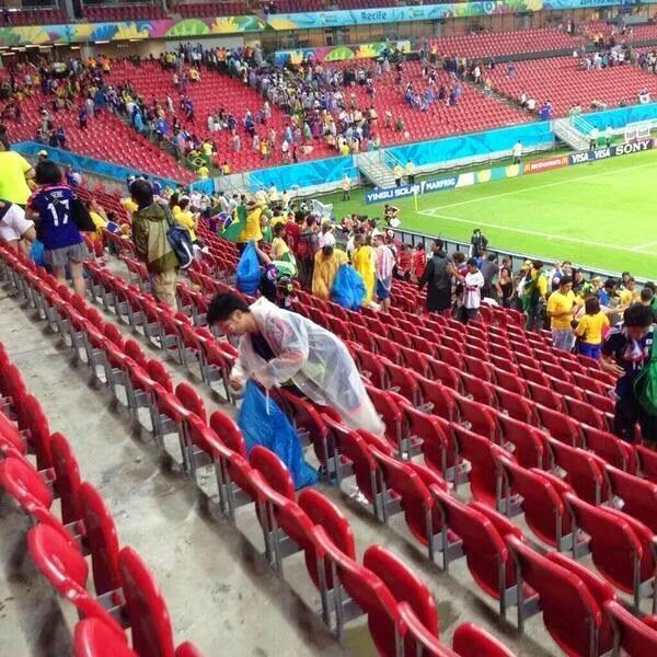 Andai Saja Semua Fans Sepakbola Dunia Seperti Fans Dari Jepang 6