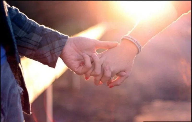 Tips-Tips Menjalani Hubungan Untuk Kalian yang LDR 34