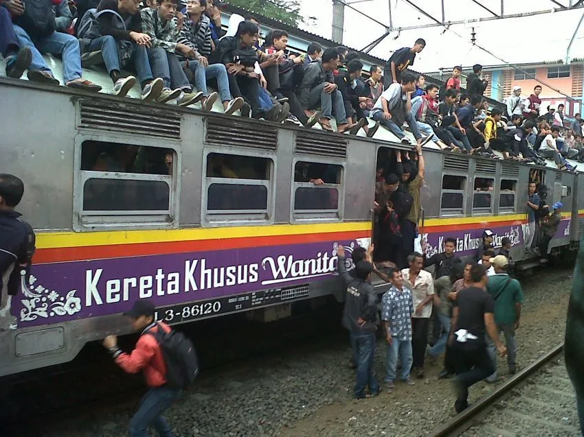 Alasan Kenapa Komuting Itu Sebenarnya Nggak Baik Untuk Hidupmu 16