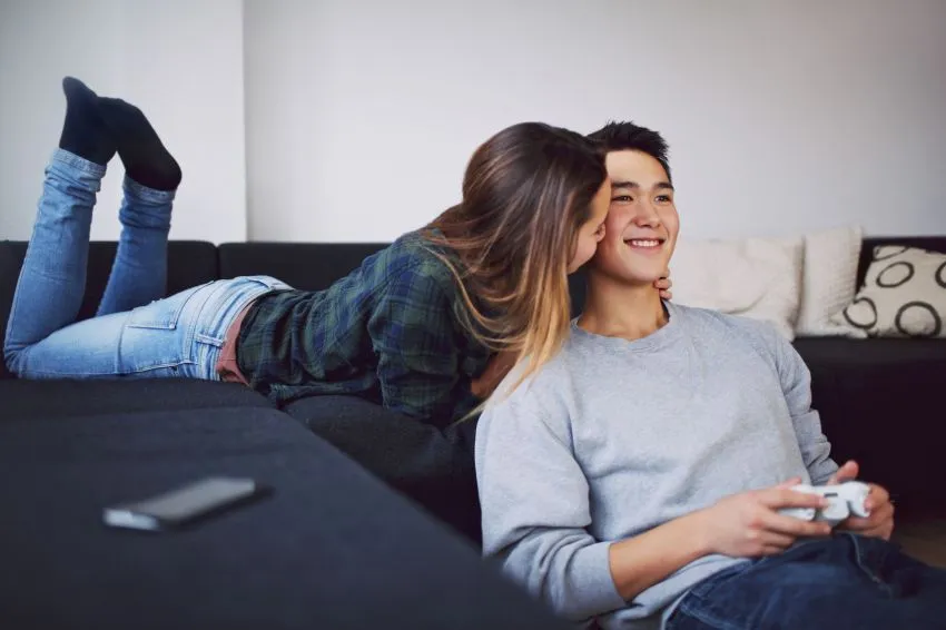 12 Kelebihan Kalau Kamu Punya Pacar Hobi Main Game. Ternyata, Punya Pacar Gamer itu Seru Juga lo! 21