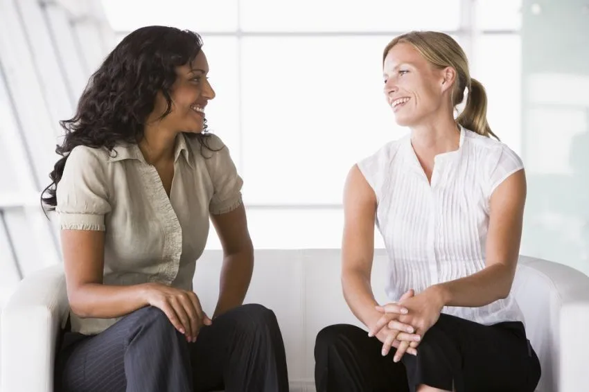 7 Tips Mencairkan Suasana Canggung, Biar Ngobrol Makin Enjoy 13