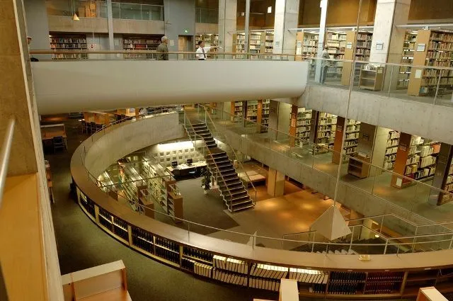 Yakin Kamu Nggak Suka Perpustakaan? Kalau Perpustakaan Yang Ini Gimana? 74