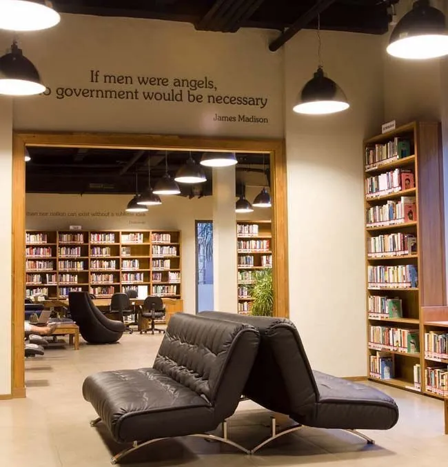 Yakin Kamu Nggak Suka Perpustakaan? Kalau Perpustakaan Yang Ini Gimana? 94