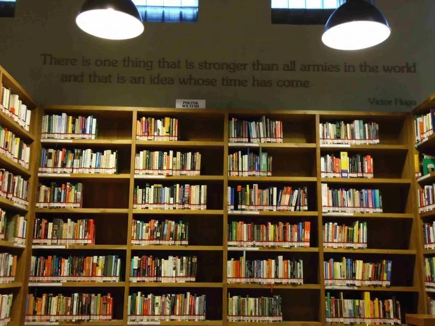 Yakin Kamu Nggak Suka Perpustakaan? Kalau Perpustakaan Yang Ini Gimana? 93