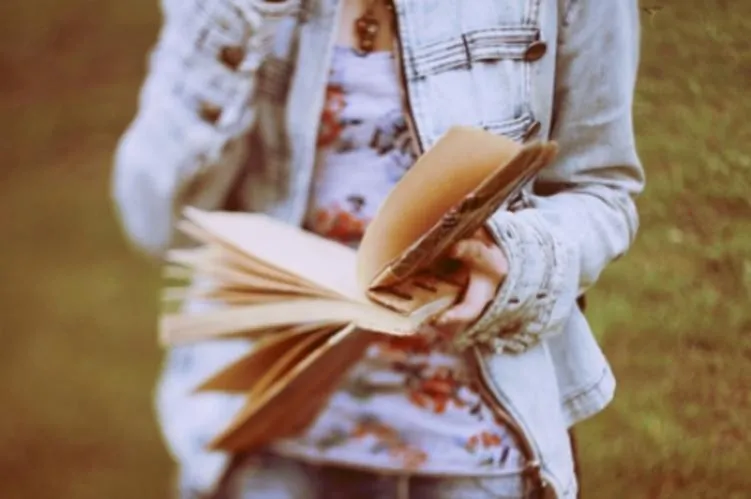 Mau Dapat Kekasih Ideal? Cari Dia yang Hobi Baca Buku 38
