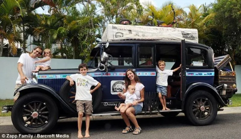 12 Tahun Traveling Sampai Punya 4 Anak! Berani Seperti Mereka? 17