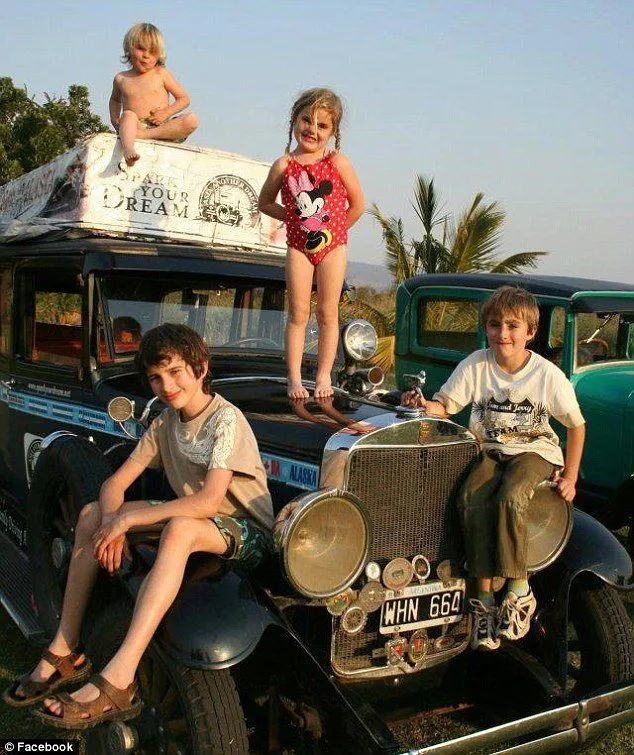 12 Tahun Traveling Sampai Punya 4 Anak! Berani Seperti Mereka? 14