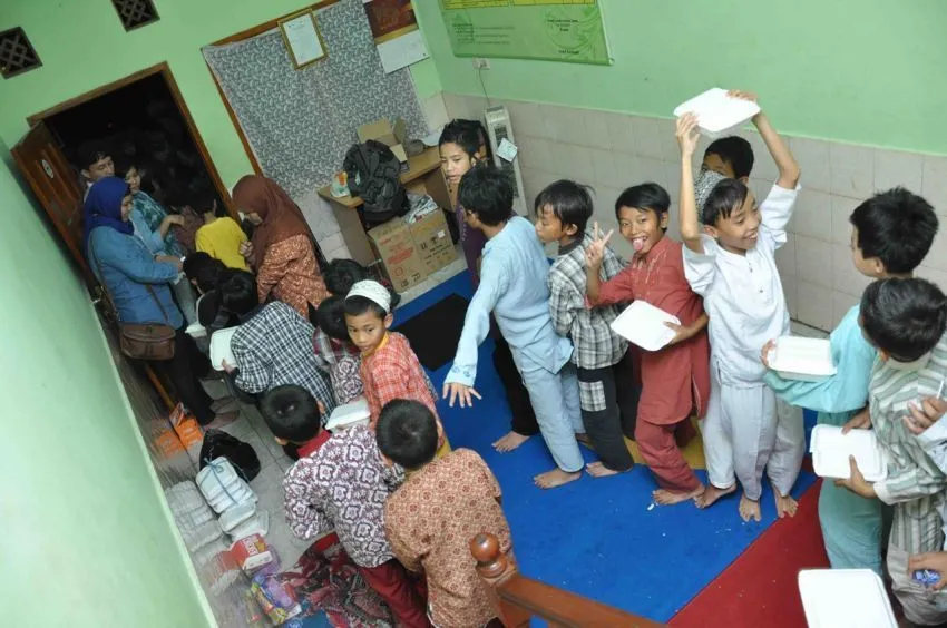 Di Bulan Ramadhan, Hal-Hal Ini Dijamin Akrab Banget Sama Kamu 36