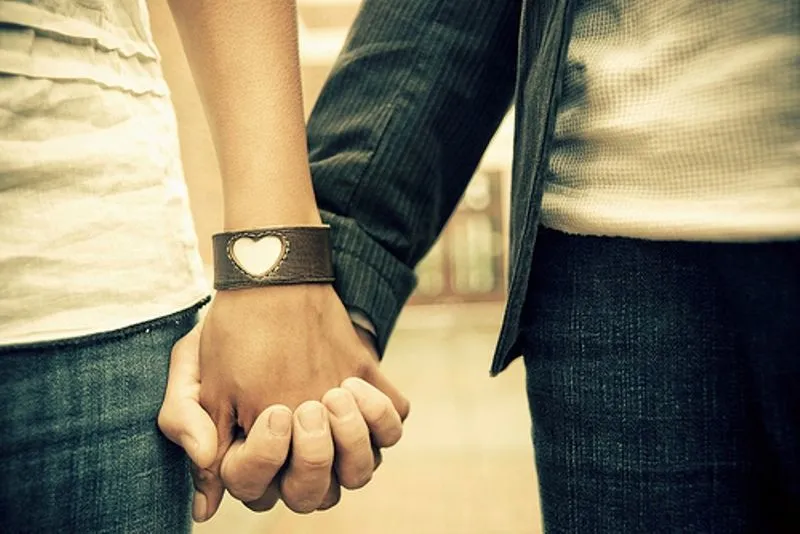 Kamu Cinta Beneran, Atau Cuma Cari Pelarian? 15