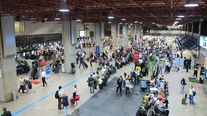 Mau Traveling? Jangan Pernah Lewat Bandara-Bandara Ini! 11