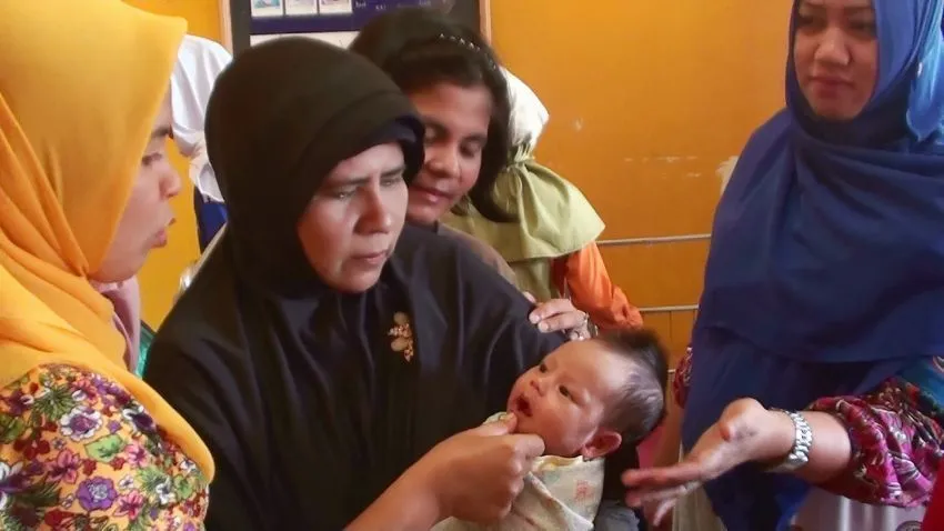 22 Kelakuan Unik yang Hanya Dilakukan Oleh Orangtua Indonesia 27