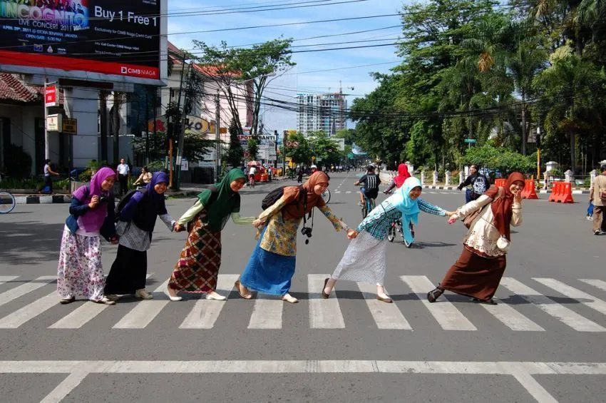 Risiko Kamu Lepas Jilbab, Dari Bikin Kecewa Sampai Dianggap Gangguan Jiwa 17