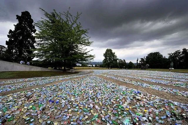 Masih suka mengonsumsi plastik? Pikir lagi! 35