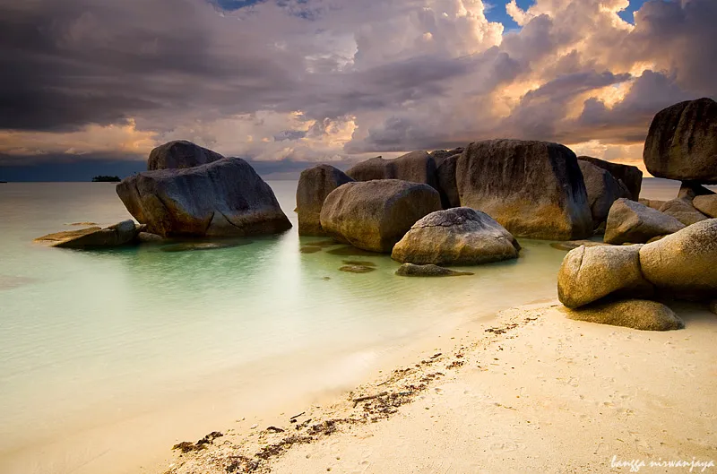 12 Jenis Pantai Menakjubkan dari Seluruh Dunia (Beberapa Ada di Indonesia, Lho!) 47