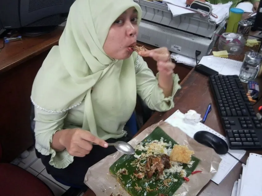 Perubahan Hidup Dari Kuliah Ke Dunia Kerja yang Dialami Anak Muda Umur 20-an 20