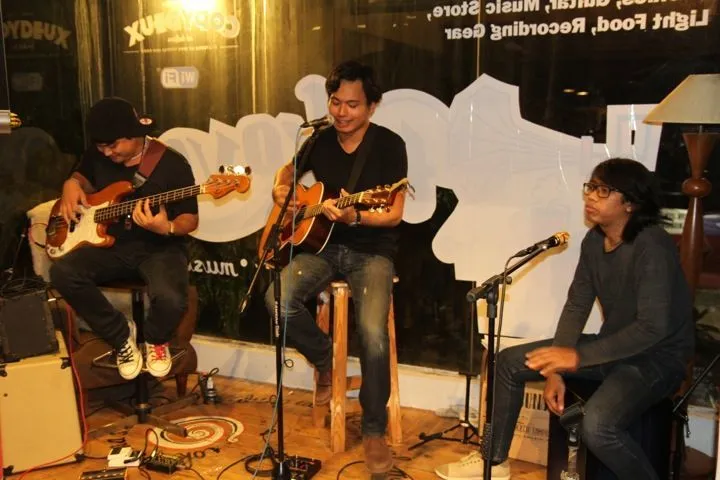 10 Penyanyi Indonesia Bersuara Emas yang Lagunya Bisa Gratis Kamu Dengar via Soundcloud 19