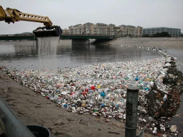 Masih suka mengonsumsi plastik? Pikir lagi! 37