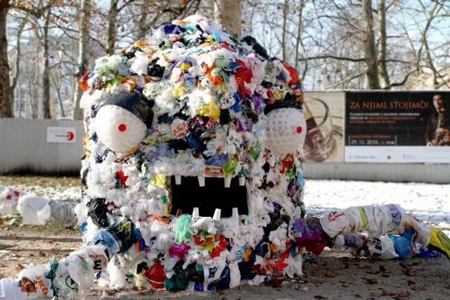 Masih suka mengonsumsi plastik? Pikir lagi! 30