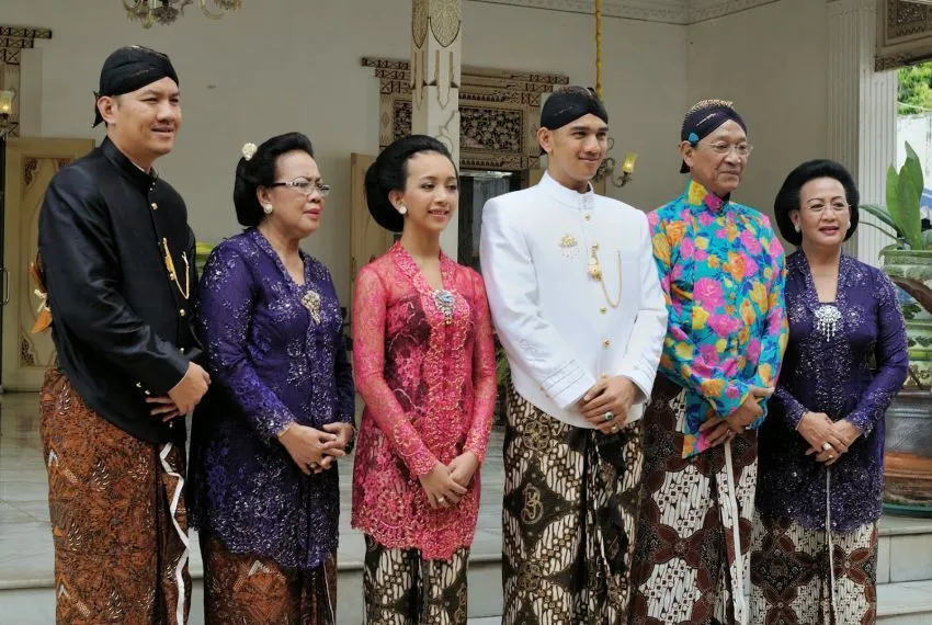 Orang Tua Overprotektif dan Otoriter? Jangan Takut Dulu! 9