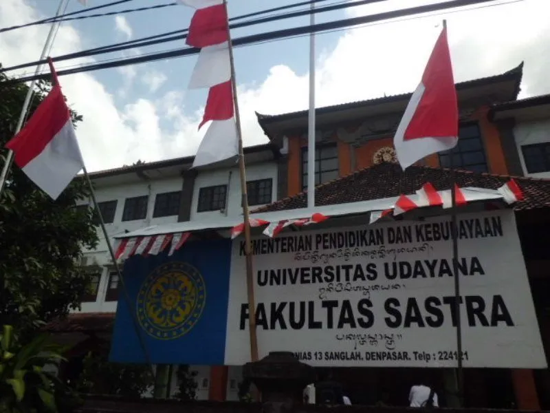 Beginilah Rasanya Jadi Mahasiswa yang Kuliah di Jurusan Sastra 44