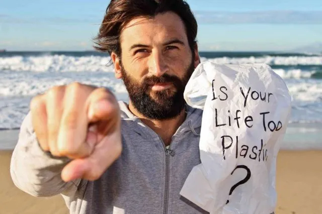 Masih suka mengonsumsi plastik? Pikir lagi! 54
