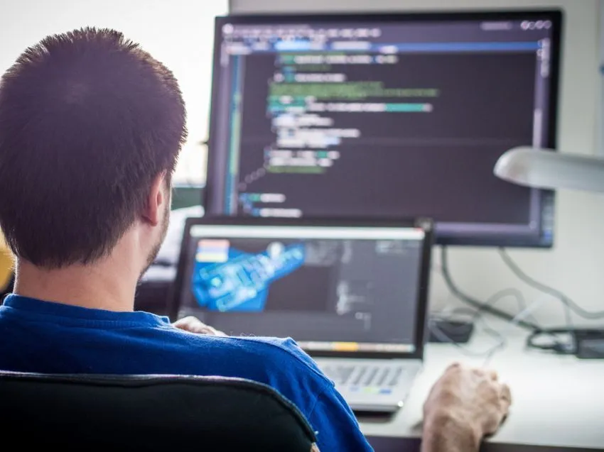 Kalau Mau Kaya Tanpa Jadi Pengusaha, Belajar Coding Bisa Jadi Jawabannya! 13