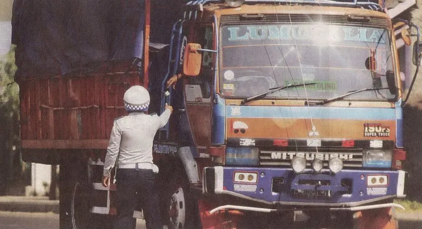Hal-Hal Yang Sering Bikin Kita Frustasi Saat Di Jalan Raya 42