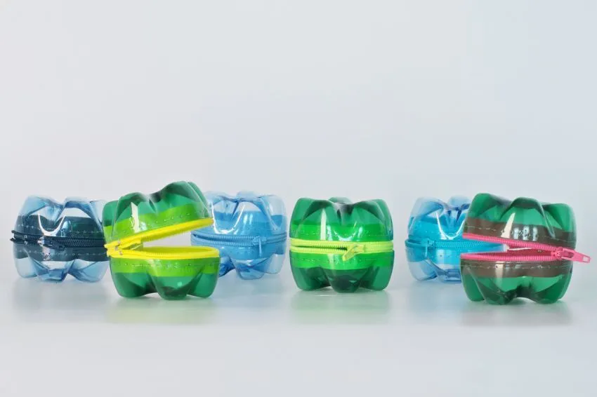 Jangan Buang Botol Plastikmu. Ubah Mereka Jadi Hiasan yang Berguna dan Seru! 35