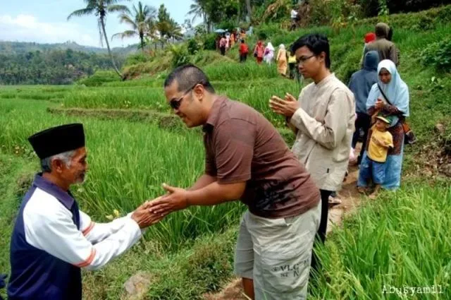 Senang dan Haru Jadi Satu: Ini 13 Momen yang Kamu Rasa Saat Pulang ke Kampung Halamanmu! 21