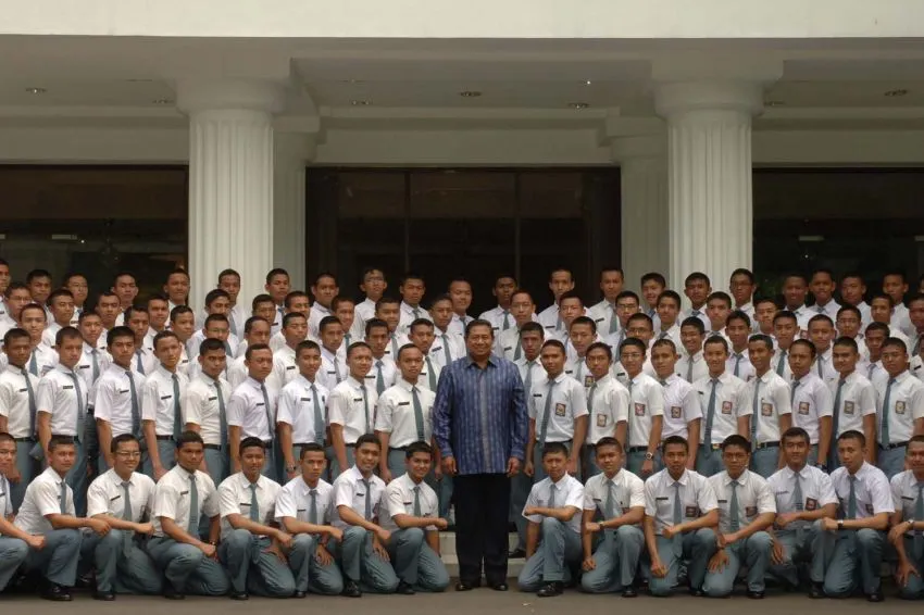 Jatuh-Bangun Kehidupan yang Dirasakan Siswa-siswi SMA Favorit 62