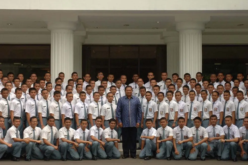 Jatuh-Bangun Kehidupan yang Dirasakan Siswa-siswi SMA Favorit