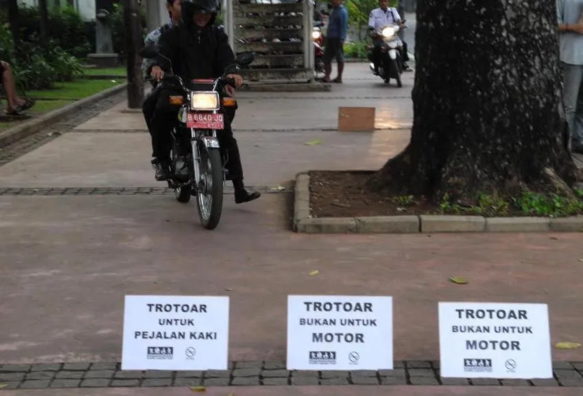 Lika-Liku Jadi Pengendara Sepeda Motor di Indonesia 41