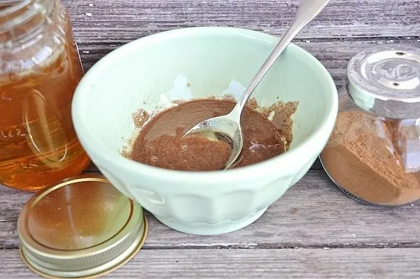 Sering Beli Masker di Toko Kecantikan? 7 Kreasi Masker Rumahan Ini Terbukti Berkhasiat dan Lebih Aman! 12