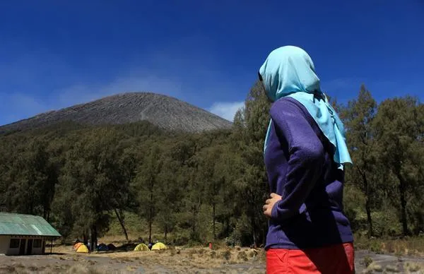 Tips-Tips yang Harus Kamu Baca Sebelum Mencumbui Puncak Gunung 20
