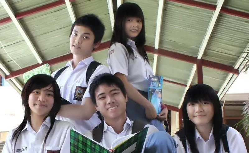 Jatuh-Bangun Kehidupan yang Dirasakan Siswa-siswi SMA Favorit 35