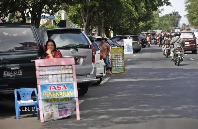Profesi-Profesi Yang Nggak Akan Kamu Temui di Luar Negeri 19