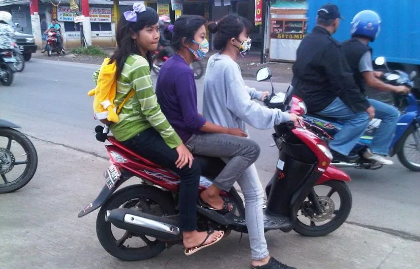 Lika-Liku Jadi Pengendara Sepeda Motor di Indonesia 29
